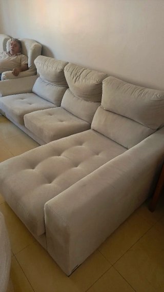 Sofá cama beige de tela