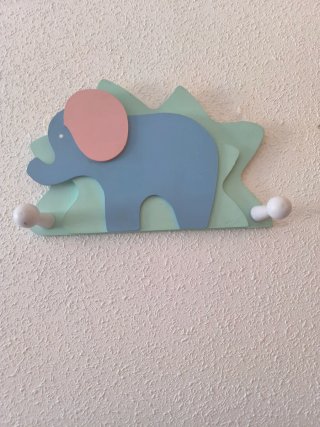 Percha infantil de pared con elefante