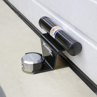 Master Lock candado seguridad puerta garaje