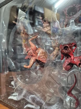 Figura NECA The Thing Dog Creature La Cosa