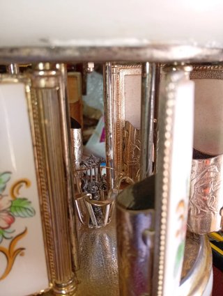 Portasigarette carillon decorato floreale