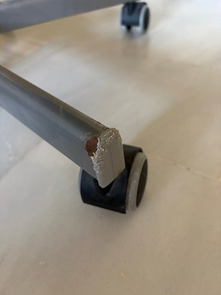 Silla de confidente giratoria SKRUVSTA IKEA, negra