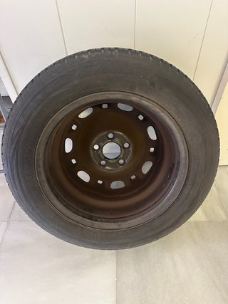 Rueda de repuesto coche