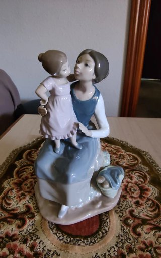 Nao Lladro La Madre Cariñosa Figura