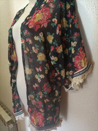 Sobrecamisa floral negra talla única