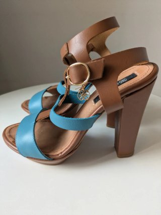 Sandalias de piel tacón alto