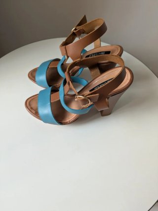 Sandalias de piel tacón alto