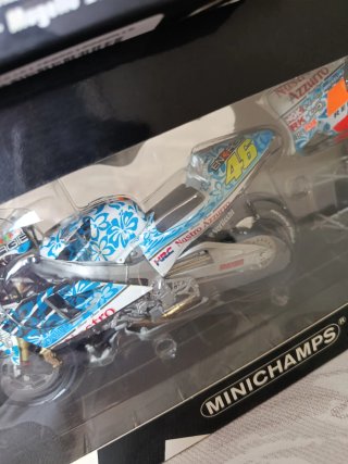 Minichamps Valentino Rossi Mugello 2001 1:12