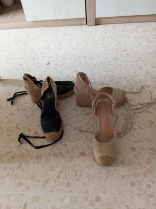 Zapatos espartos beige y negros