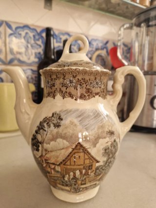 Tetera cerámica La Cartuja de Sevilla