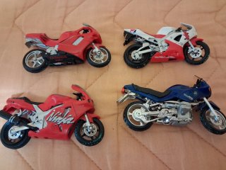 Colección 4 Motos de Juguete