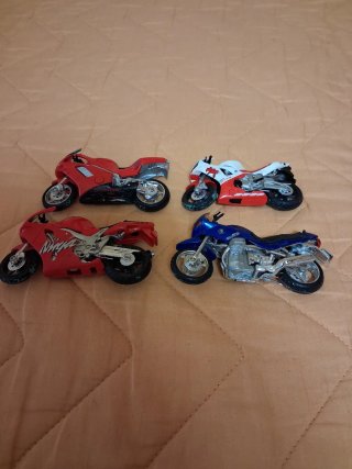 Colección 4 Motos de Juguete
