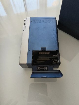 Walkman Sony TPS-L2 con funda y correa