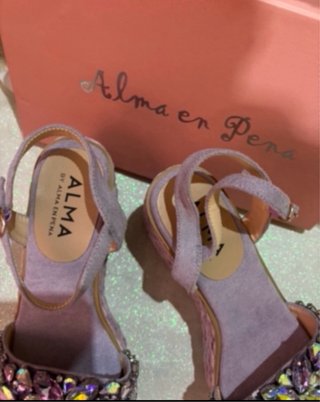 Sandalias cuña esparto Alma en Pena moradas lila