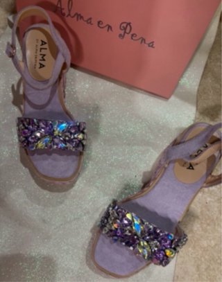 Sandalias cuña esparto Alma en Pena moradas lila