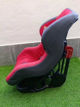 Silla de coche Chicco roja grupo 0+ y Grupo 1
