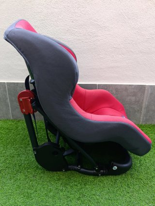 Silla de coche Chicco roja grupo 0+ y Grupo 1