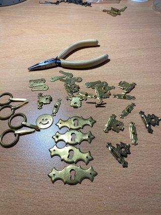 Lote piezas metal para restaurar cajas