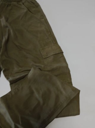 Pantalón cargo verde talla M/L