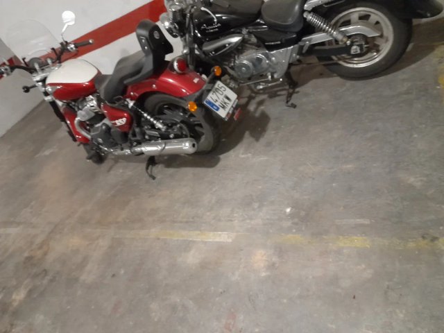 Garaje para dos motos en Benicalap - Imagen 3