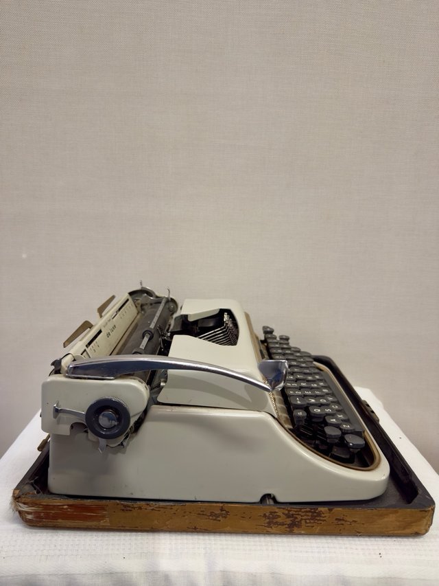 Máquina de Escribir Underwood De Luxe Golden Touch