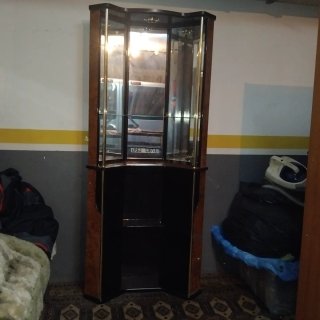 Mini Bar con vitrina y luz
