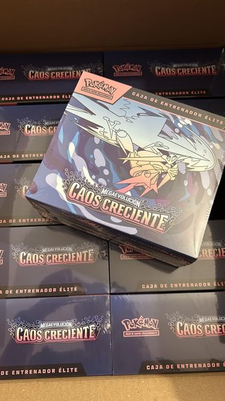 Caja Entrenador Élite ETB Caos Creciente Pokémon