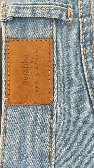Pantalón campana Bershka Talla 36 Mujer