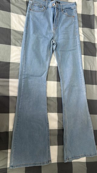 Pantalón campana Bershka Talla 36 Mujer