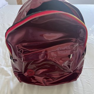 Mochila Mi-Pac charol burdeos