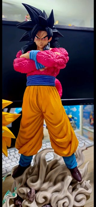 Resina Dragon Ball Goku SSJ4