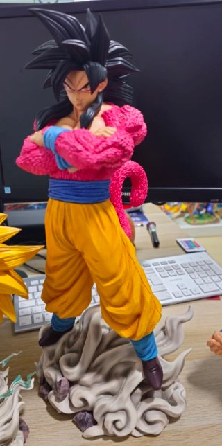 Resina Dragon Ball Goku SSJ4