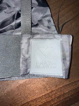 Top Prada Re-Nylon Mujer Negro