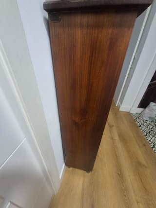Estantería escalonada de madera