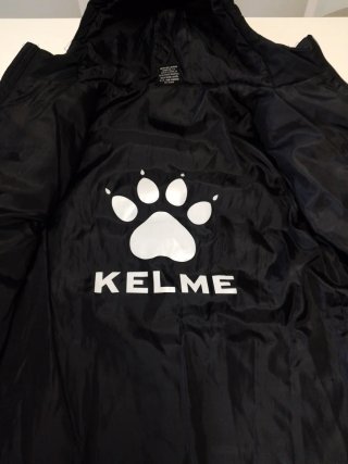 Chaqueta plumas Kelme negra