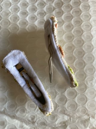 Horquillas de pelo y pulsera