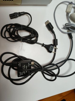 Consola Sega Dreamcast con mandos y VMU