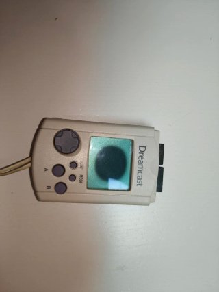 Consola Sega Dreamcast con mandos y VMU