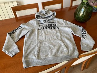 Sudadera Hollister con capucha