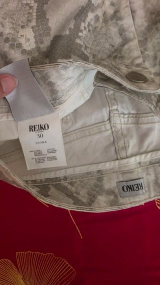 Shorts Reiko estampado serpiente