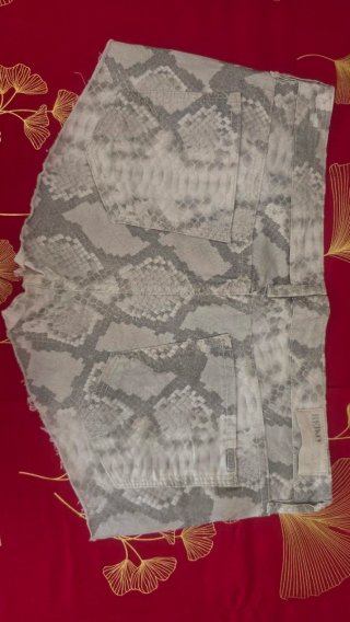 Shorts Reiko estampado serpiente