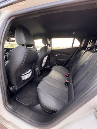 Peugeot 2008 2021
