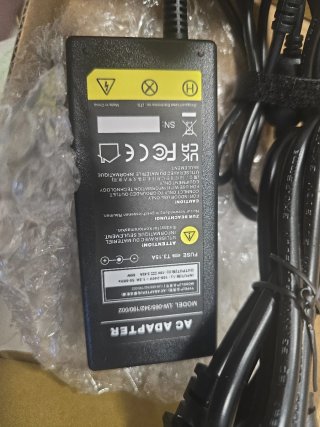 Cargador ARyee 19V 2.1A 40W AC