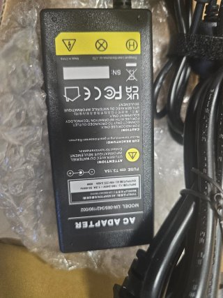 Cargador ARyee 19V 2.1A 40W AC