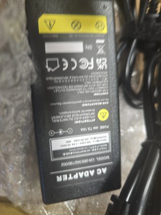 Cargador ARyee 19V 2.1A 40W AC