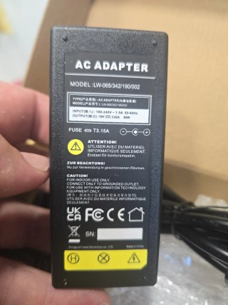 Cargador ARyee 19V 2.1A 40W AC