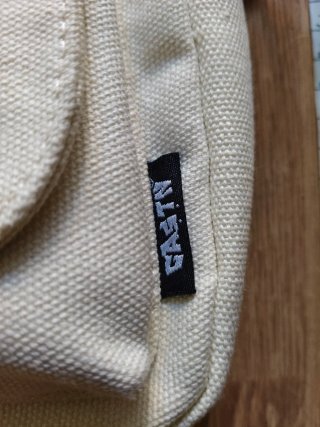 Bolso de tela beige con dibujo