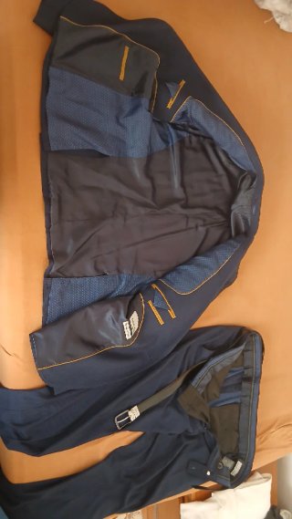 Vendo conjunto traje de hombre azul talla 56