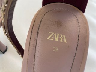 Sandalias ZARA Talla 39 Cadena Dorada