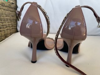 Sandalias ZARA Talla 39 Cadena Dorada